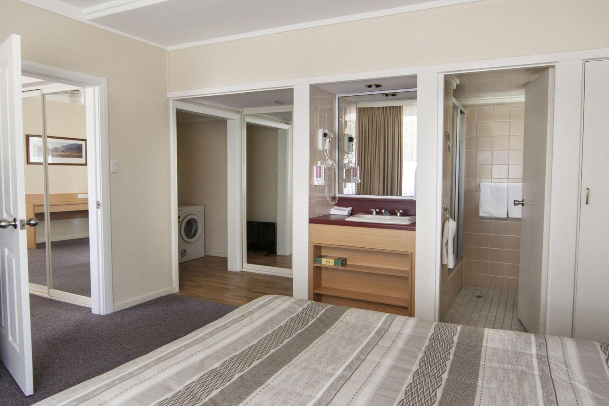 Redhill Cooma Motor Inn מראה חיצוני תמונה
