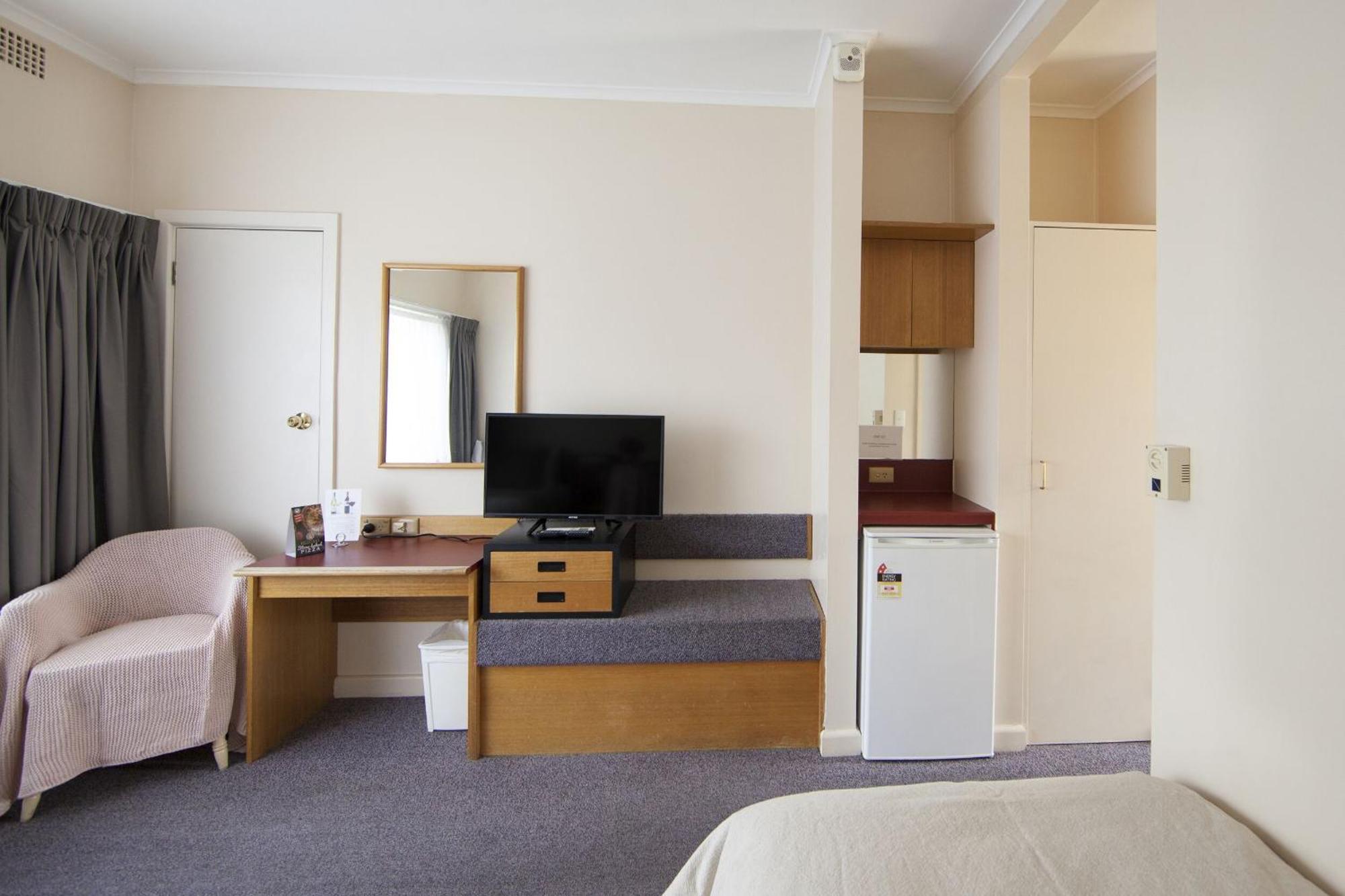 Redhill Cooma Motor Inn מראה חיצוני תמונה