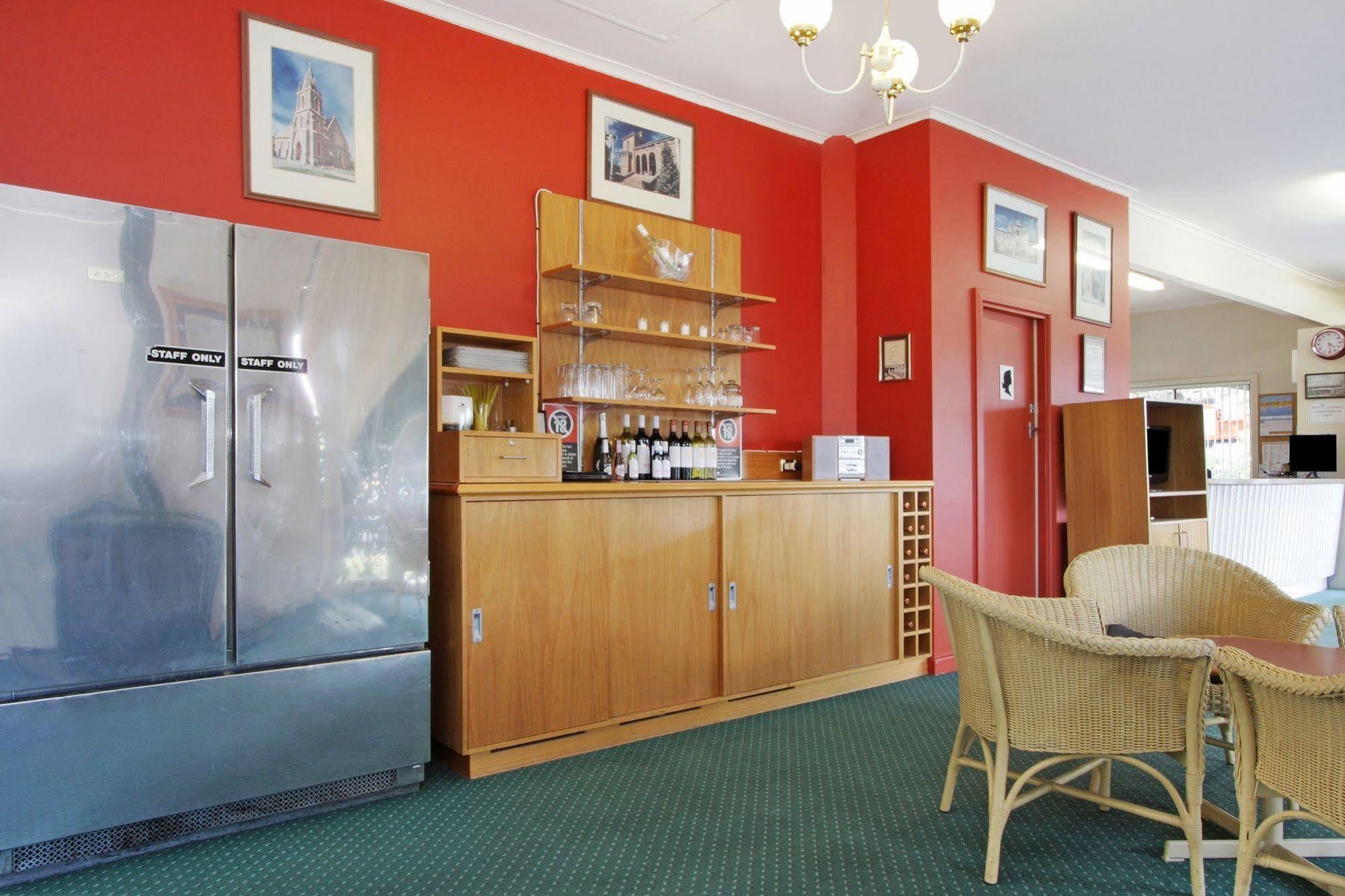 Redhill Cooma Motor Inn מראה חיצוני תמונה