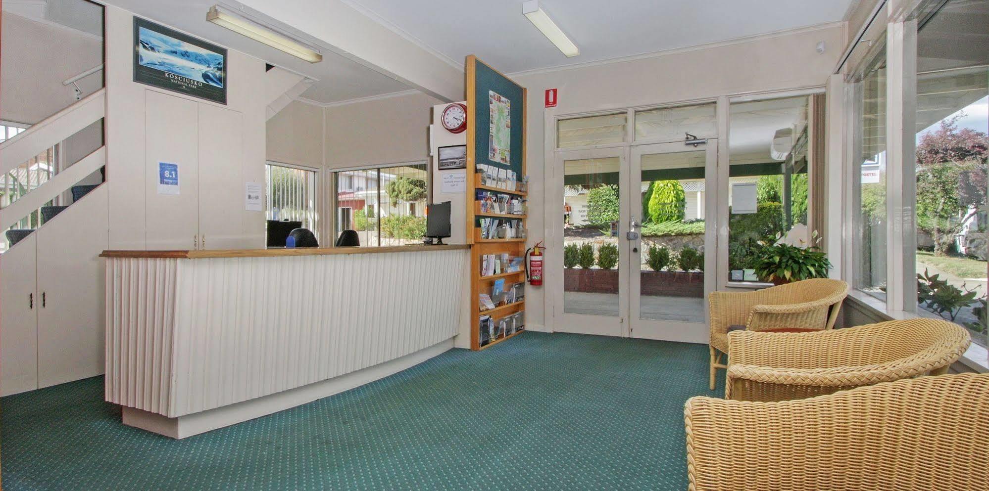 Redhill Cooma Motor Inn מראה חיצוני תמונה