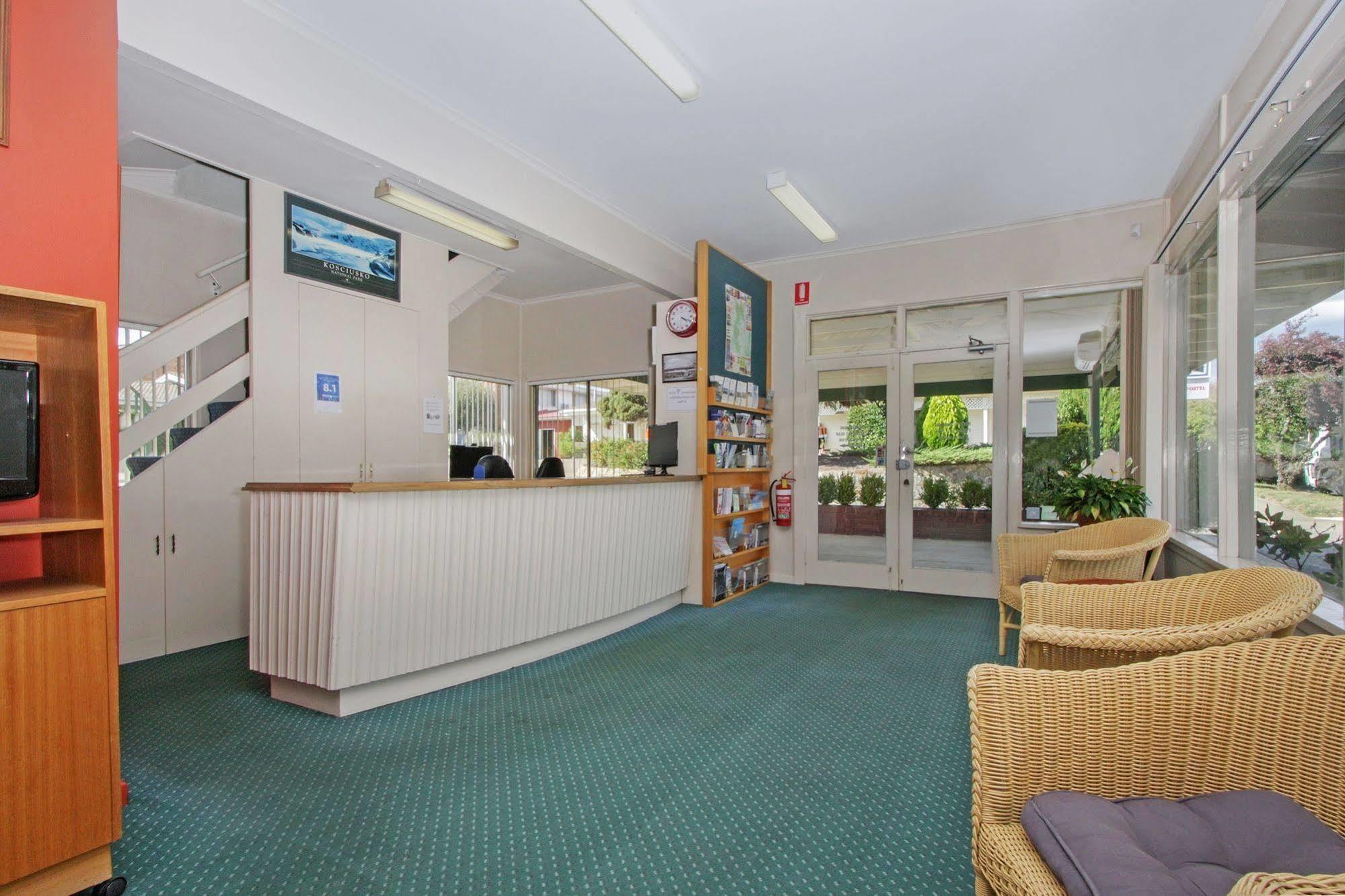 Redhill Cooma Motor Inn מראה חיצוני תמונה